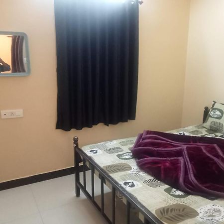 Hrs Budget Rooms 우티 외부 사진
