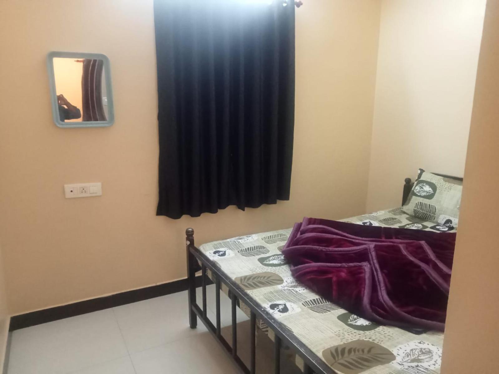 Hrs Budget Rooms 우티 외부 사진